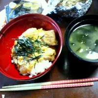 親子丼&味噌汁&グレの煮付け&エリンギとハムのバターホイル焼き|竹内愛子さん