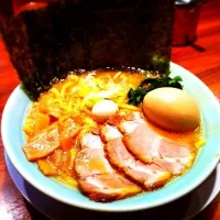 Snapdishの料理写真:豚骨醤油ラーメン|ｋａｎａ.さん