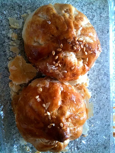 Siew Pao (Baked Bbq Pork Bun)|Shiroi Yukiさん