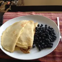 Snapdishの料理写真:crepes and blueberries|dervla kellyさん