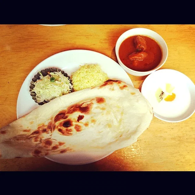 チキンカレーとナン|タムタムさん