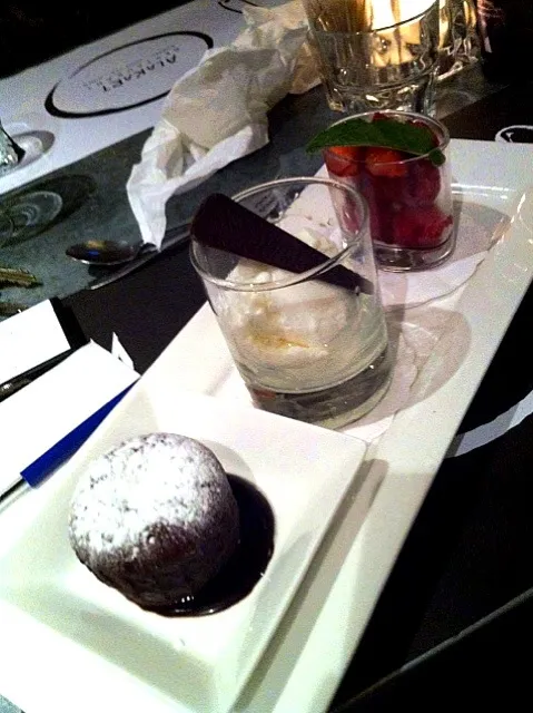 Snapdishの料理写真:Chocolate pie, whipped cream ice and red fruit|Jordin van Deylさん