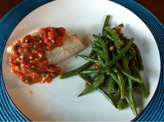 pan roasted fish e/ mediterranean tomato sauce and almond thyme green beans|betsyさん