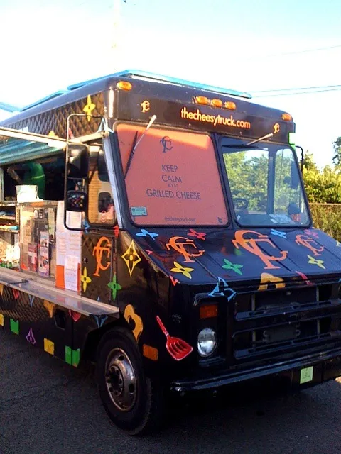 Thats one groovy grilled cheese truck|xuedan wangさん