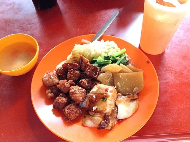 Snapdishの料理写真:経済飯@Dengkil RM5|884さん