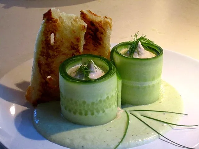 Salmon pate' English cucumber wrap, cucumber lemon crema,garlic fennel toast points|dan zahraさん