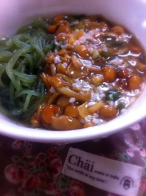 塩麹なめこ＋こんにゃく麺|おうちご飯と外食の記録^^さん