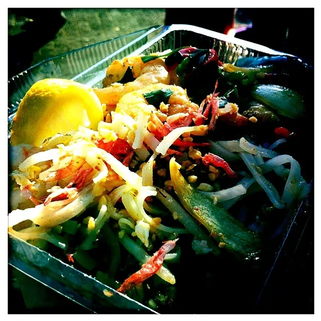 padthai at thai festival yum|Sarah Everitt Furuyaさん