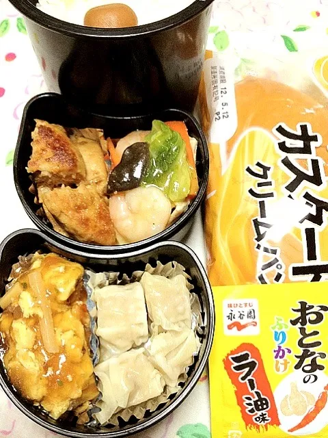 高３バレーボール部員の本日のお弁当。私の担当は、マグロ・ハンバーグを焼いただけ。 #お弁当 #弁当|Takashi H.さん