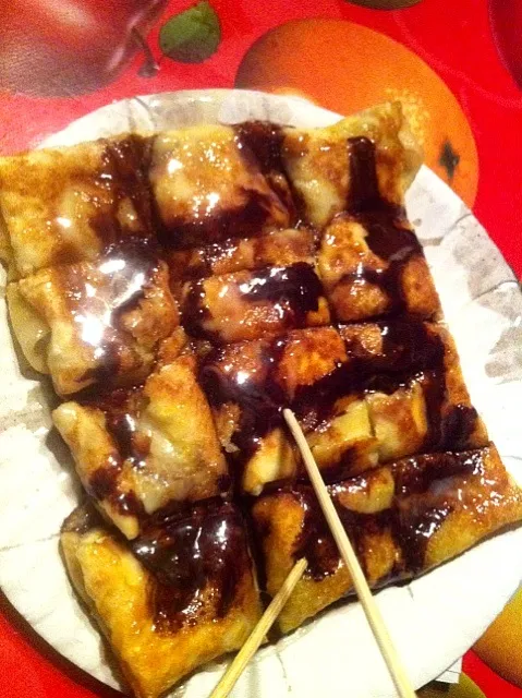 Snapdishの料理写真:Banana egg pancake with chocolate / 香蕉黄油鸡蛋炒饼加巧克力|ibzさん