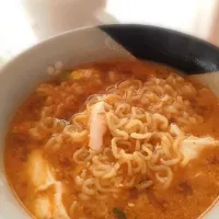 Snapdishの料理写真:辛ラーメン|emilyさん