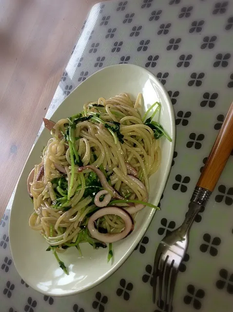 イカと豆苗のペペロンチーノ|山崎あいさん