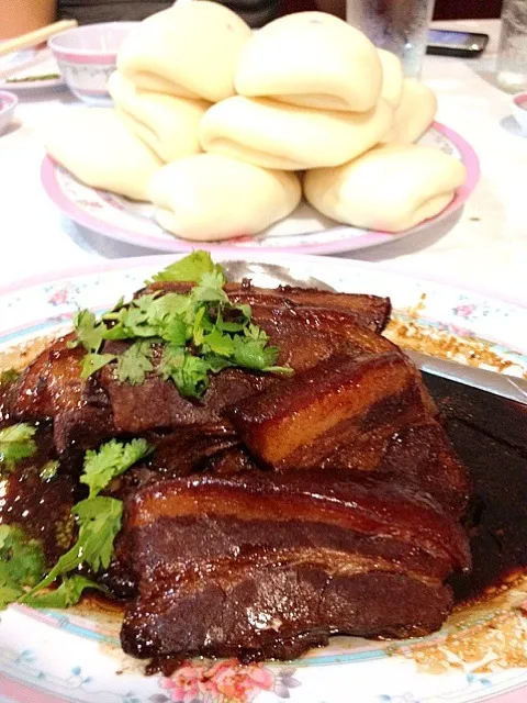 braised pork belly buns|willzさん