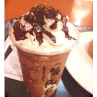 Snapdishの料理写真:チョコクッキークランブルフラペチーノwithホワイトチョコレートプディング|まりおさん