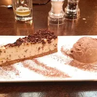 brownie cheesecake & chocolate ice cream|will jonesさん