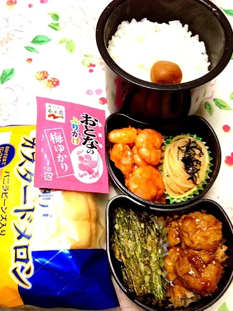 高３バレーボール部員の本日のお弁当。私の担当は、小エビのマヨ・ケチャ炒め。 #お弁当 #弁当|Takashi H.さん