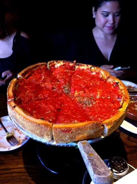 Snapdishの料理写真:Deep dish pizza|Julianneさん