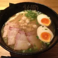 Snapdishの料理写真:黒豚餃子が美味しい（笑）|渡邊正都さん