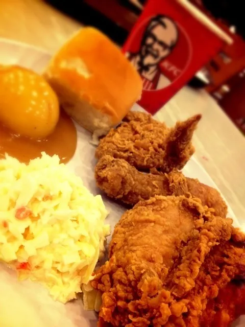 KFC Dinner Plate Combo|Princess Staceyさん