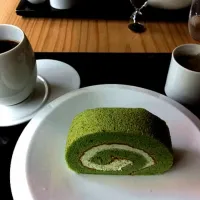 わらび餅とよもぎロールケーキ