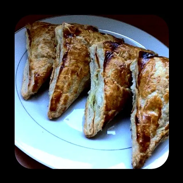 Snapdishの料理写真:Puff Pastry Triangles|Shazmaさん