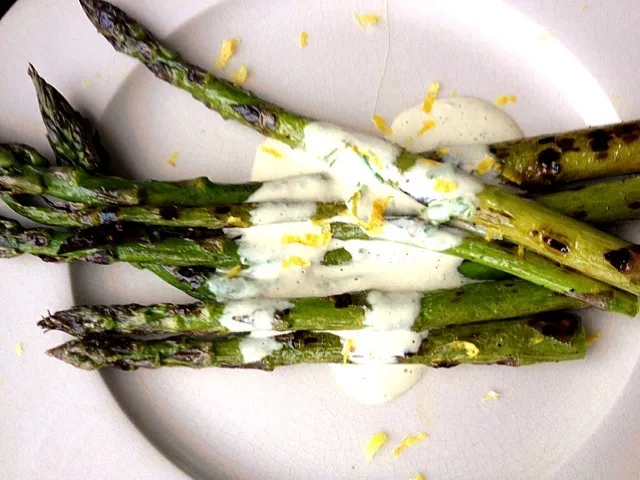 asparagus with lemon tahini|wendy sidewaterさん