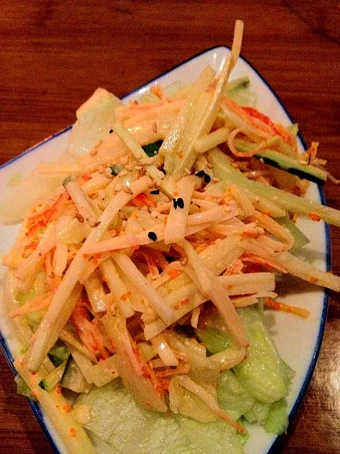 Snapdishの料理写真:crab meat with letuce and spicy kani|lanaさん