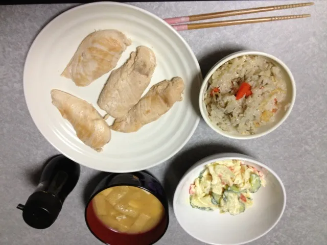 Snapdishの料理写真:鶏胸肉焼き・ポテトサラダ・味噌汁|うるしちかさん