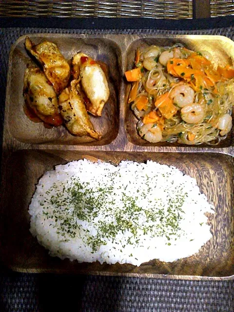 揚げ餃子とピリ辛海老の春雨炒め|カーヤさん