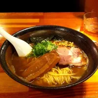 Snapdishの料理写真:こってりラーメン★池袋の瞠|pstlyurさん