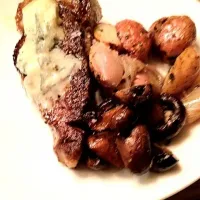 steak with blue and bacon fat potatoes.|chris mcclainさん