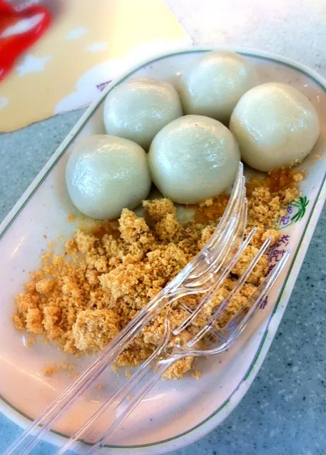 擂沙湯丸 Golden Dough Balls|PeonyYanさん