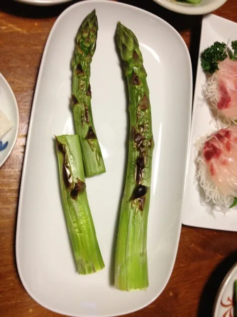 いただきものの、アスパラを、グリルで丸焼き。|そらまめさん