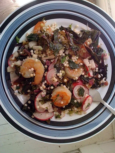 Kale, radish + jicama couscous salad with shrimp|xuedan wangさん