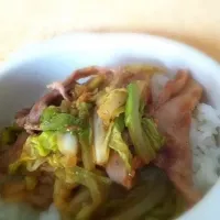 キャベツと豚肉のジンジャーオイスター丼|あいさん