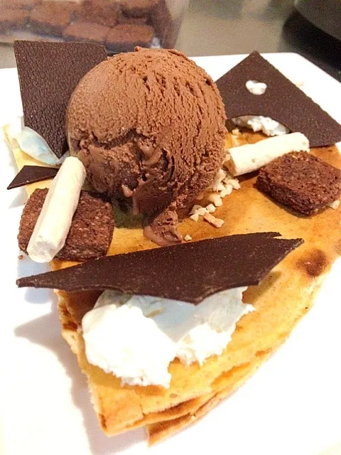 choco nutella crepe w choc ice cream!(:|Camiliaさん