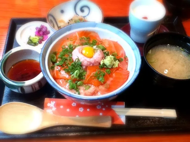 サーモンねぎトロ丼|イヌノヒトさん