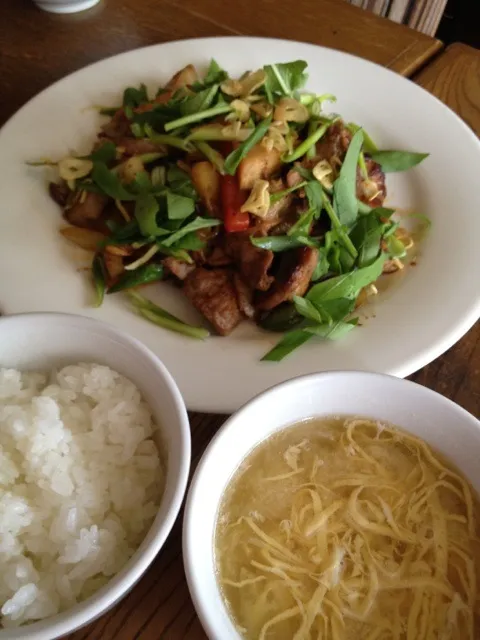 豚肉と野菜の辛味炒め ルッコラ風味|渡辺まゆみさん