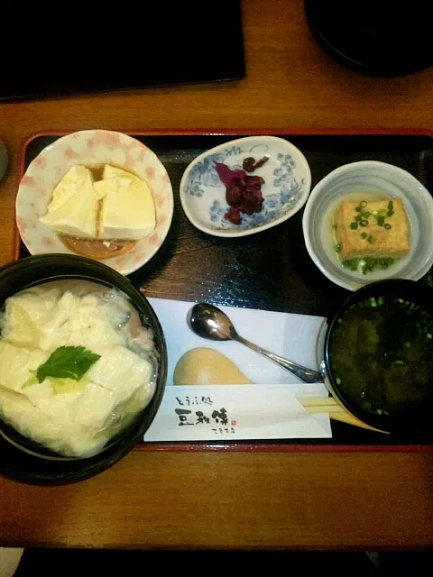 京都で湯葉丼定食|まりこーさまさん