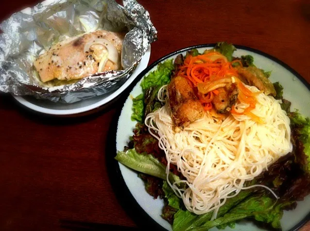 Snapdishの料理写真:鮭のホイル焼きと、サラダ麺、南蛮漬け野菜|Ayayaさん