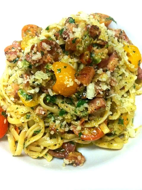 JALAPENO ALMOND PESTO LINGUINI w/ PANCETTA AND HEIRLOOM TOMATOES|GREG ARNOLDさん