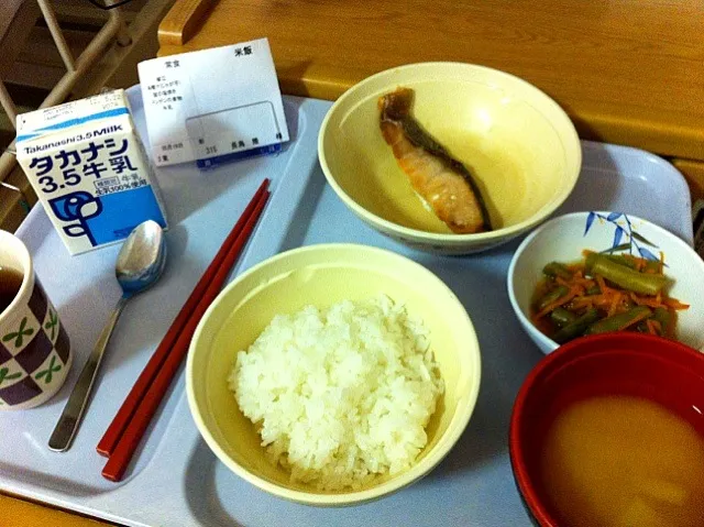 Snapdishの料理写真:手術が無事に終わり、38時間ぶりの食事をいただけています。感謝。みなさま、励ましやお祈り、誠にありがとうございました！|長島隆さん