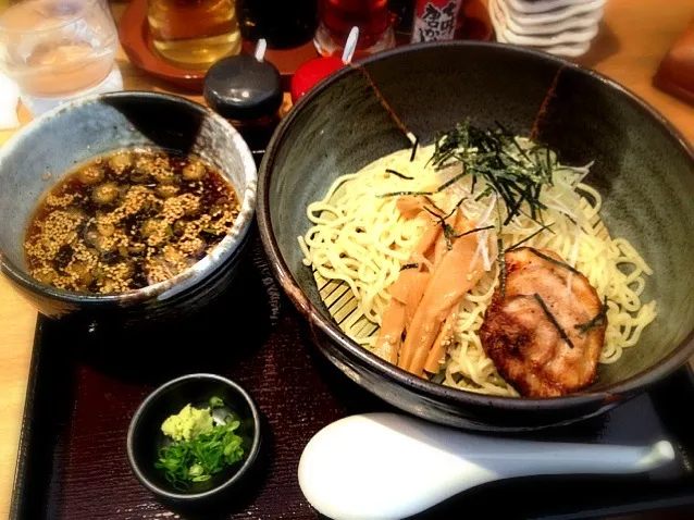 近所の樹幸のつけ麺。美味し～い( ´ ▽ ` ) 旦那が食べたピリ辛つけ麺も美味しかった！|ヨミルさん