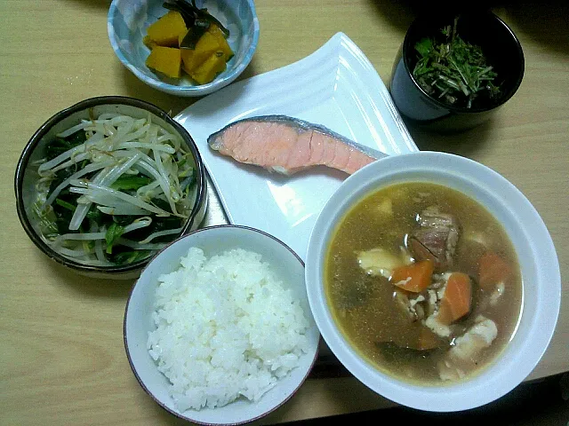 けんちん汁(鶏肉/筍/人参/干し椎茸) 鮭の緑茶蒸し ほうれん草ともやしのナムル風 水菜の和風サラダ かぼちゃ煮  白いご飯|Nozomi Kitadeさん