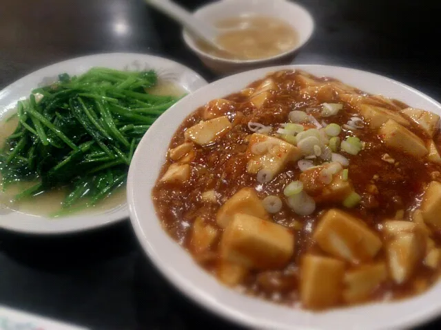 麻婆飯と青菜炒め|ボンゴさん