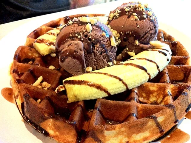 banana ice-cream waffle|genさん