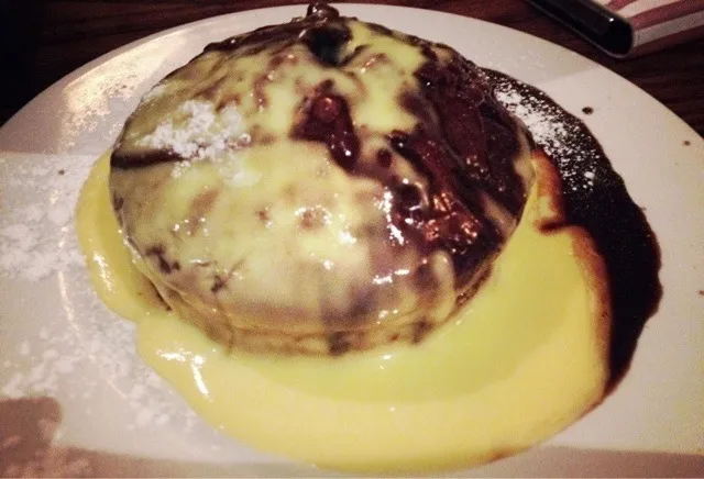 Snapdishの料理写真:hot chocolate puddle sponge pudding|james ngさん