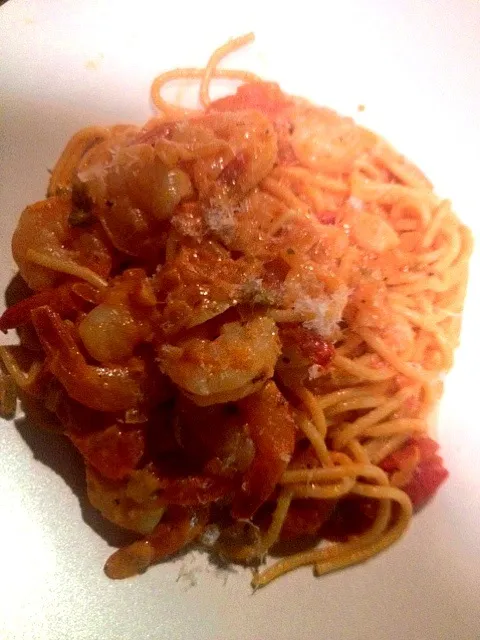 shrimp pasta with pink tomato sauce|Gwen Hernandezさん