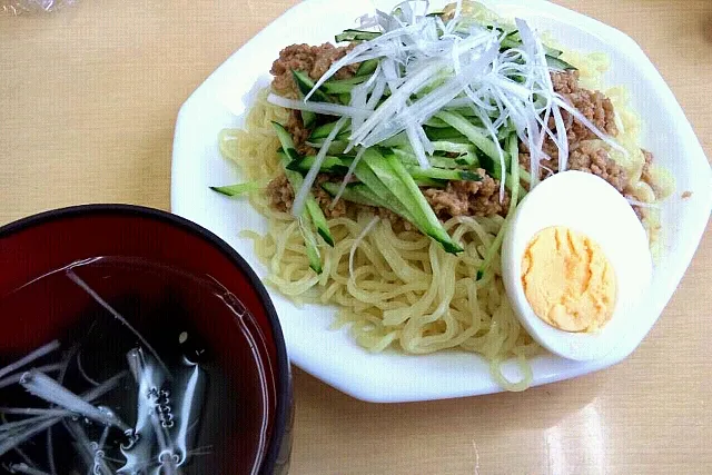 ジャージャー麺&ワカメスープ|めいたん☆さん