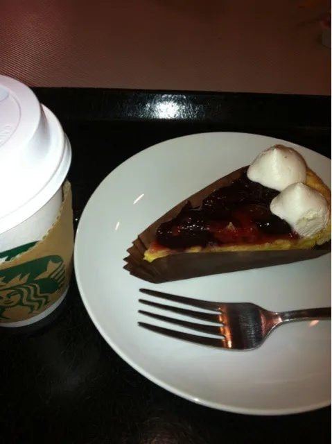 チェリーパイ🍰☕|ひさちゃん👸さん